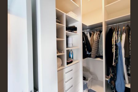 Casa de condomínio à venda com 300m², 3 quartos e 4 vagasQuarto 3