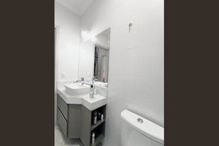 Casa de condomínio à venda com 300m², 3 quartos e 4 vagasBanheiro da Suíte