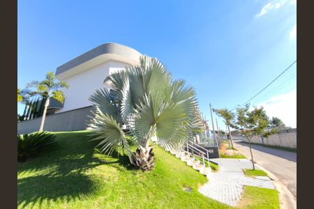 Casa de condomínio à venda com 300m², 3 quartos e 4 vagasFachada