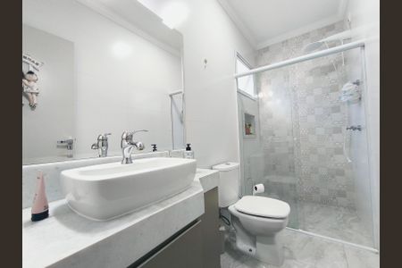 Casa de condomínio à venda com 300m², 3 quartos e 4 vagasBanheiro da Suíte