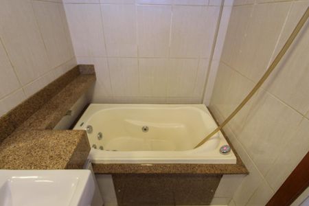 Apartamento à venda com 96m², 3 quartos e 2 vagasBanheiro da Suíte