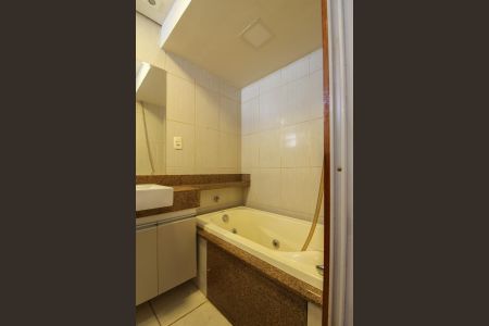 Apartamento à venda com 96m², 3 quartos e 2 vagasBanheiro da Suíte