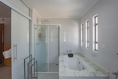 Casa à venda com 410m², 4 quartos e 4 vagasBanheiro da Suíte 3