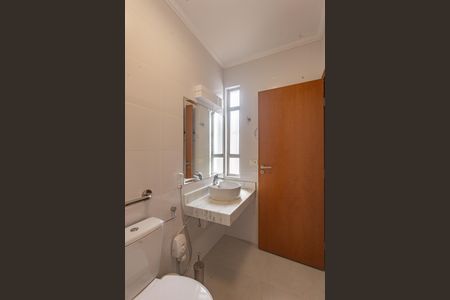Casa à venda com 410m², 4 quartos e 4 vagasBanheiro da Suíte 1