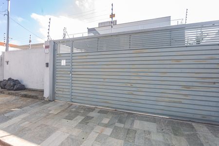 Casa à venda com 410m², 4 quartos e 4 vagasFachada
