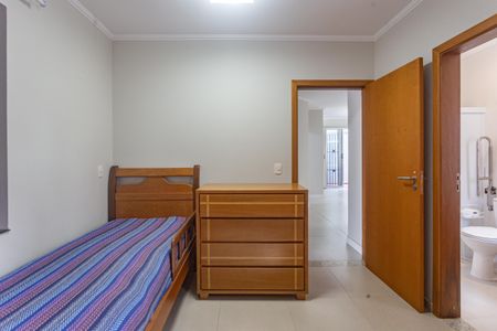 Casa à venda com 410m², 4 quartos e 4 vagasSuíte 1