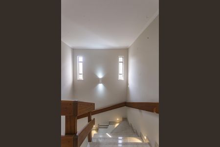 Casa à venda com 410m², 4 quartos e 4 vagasEscada