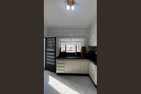 Casa à venda com 270m², 3 quartos e 2 vagasCozinha