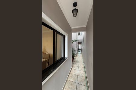 Casa à venda com 270m², 3 quartos e 2 vagasCorredor