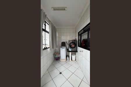 Casa à venda com 270m², 3 quartos e 2 vagasÁrea de Serviço