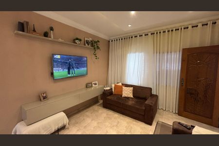 Casa à venda com 270m², 3 quartos e 2 vagasSala