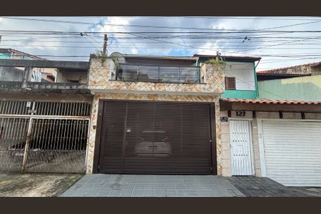 Casa à venda com 270m², 3 quartos e 2 vagasFachada