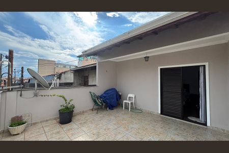 Casa à venda com 270m², 3 quartos e 2 vagasQuarto 1 Varanda