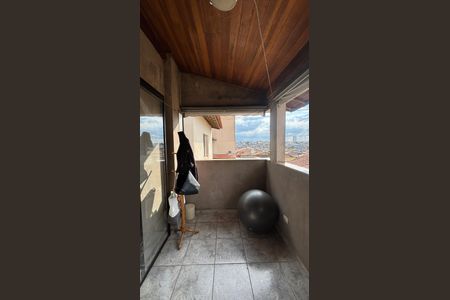 Casa à venda com 270m², 3 quartos e 2 vagasQuarto 2 Varanda