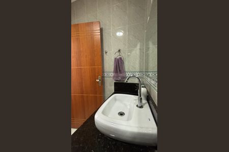 Casa à venda com 270m², 3 quartos e 2 vagasBanheiro