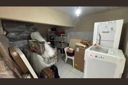 Casa à venda com 270m², 3 quartos e 2 vagasPorão 