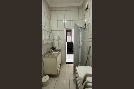 Casa à venda com 270m², 3 quartos e 2 vagasPorão - Banheiro