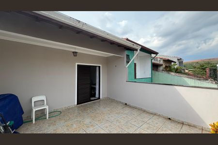Casa à venda com 270m², 3 quartos e 2 vagasQuarto 1 Varanda