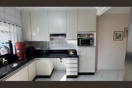 Casa à venda com 270m², 3 quartos e 2 vagasCozinha