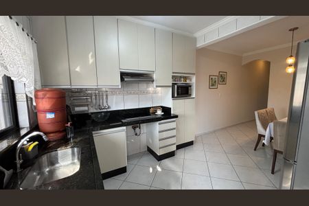 Casa à venda com 270m², 3 quartos e 2 vagasCozinha