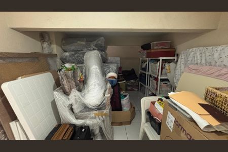 Casa à venda com 270m², 3 quartos e 2 vagasPorão 