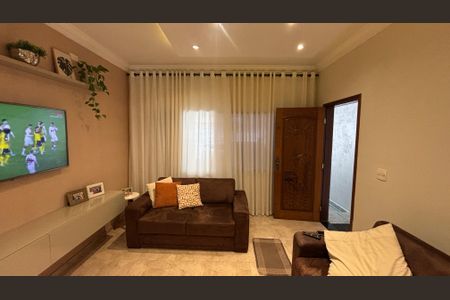 Casa à venda com 270m², 3 quartos e 2 vagasSala