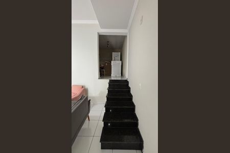 Casa à venda com 270m², 3 quartos e 2 vagasPorão 