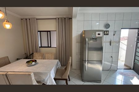 Casa à venda com 270m², 3 quartos e 2 vagasCozinha