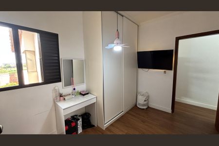 Casa à venda com 270m², 3 quartos e 2 vagasQuarto 3