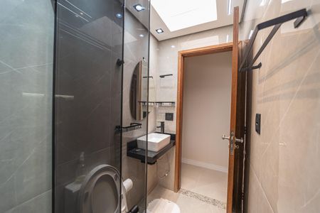 Casa de condomínio à venda com 180m², 3 quartos e 2 vagasBanheiro Social