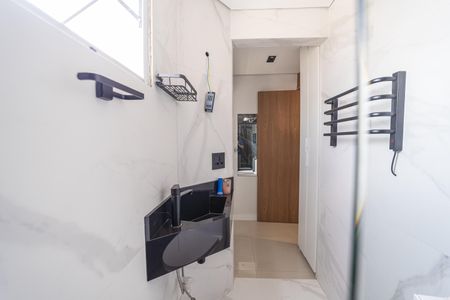 Casa de condomínio à venda com 180m², 3 quartos e 2 vagasBanheiro do Quarto 1