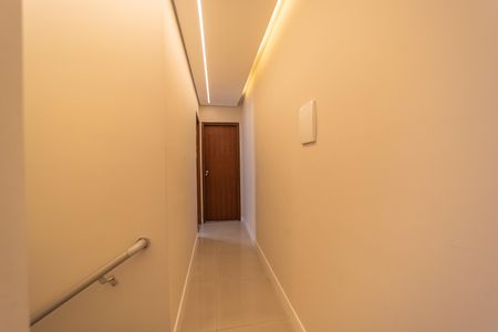 Casa de condomínio à venda com 180m², 3 quartos e 2 vagasCorredor