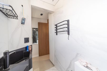 Casa de condomínio à venda com 180m², 3 quartos e 2 vagasBanheiro do Quarto 1