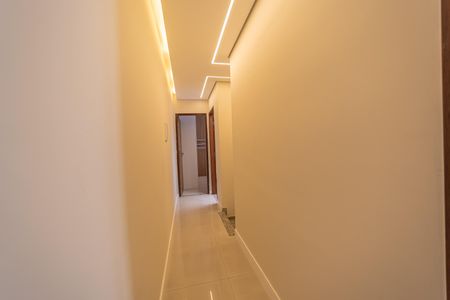 Casa de condomínio à venda com 180m², 3 quartos e 2 vagasCorredor
