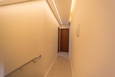 Casa de condomínio à venda com 180m², 3 quartos e 2 vagasCorredor