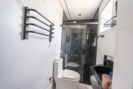 Casa de condomínio à venda com 180m², 3 quartos e 2 vagasBanheiro do Quarto 1