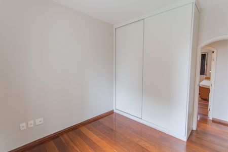 Apartamento para alugar com 141m², 4 quartos e 2 vagas Apartamento para alugar com 141m², 4 quartos e 2 vagasQuarto 3