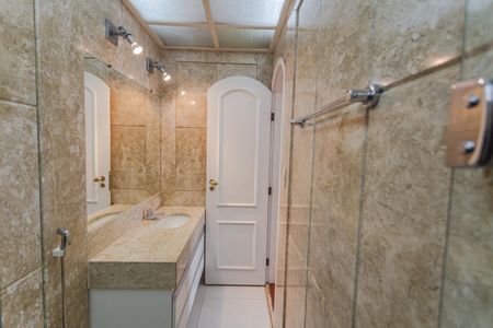 Apartamento para alugar com 141m², 4 quartos e 2 vagas Apartamento para alugar com 141m², 4 quartos e 2 vagasBanheiro da Suíte