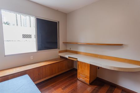Apartamento para alugar com 141m², 4 quartos e 2 vagas Apartamento para alugar com 141m², 4 quartos e 2 vagasQuarto 4
