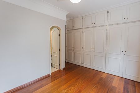 Apartamento para alugar com 141m², 4 quartos e 2 vagas Apartamento para alugar com 141m², 4 quartos e 2 vagasSuíte