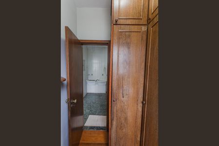 Apartamento para alugar com 141m², 4 quartos e 2 vagas Apartamento para alugar com 141m², 4 quartos e 2 vagasQuarto de Serviço
