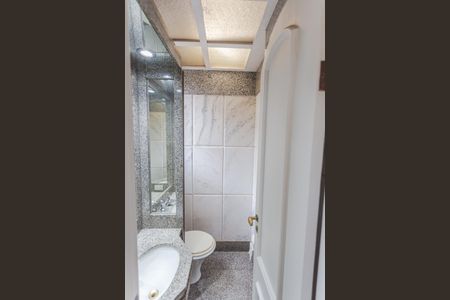 Apartamento para alugar com 141m², 4 quartos e 2 vagas Apartamento para alugar com 141m², 4 quartos e 2 vagasLavabo na Sala