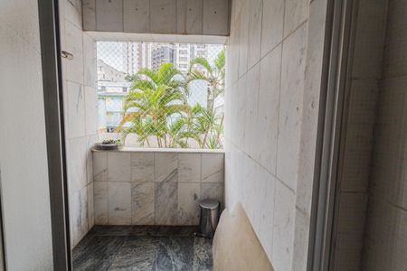 Apartamento para alugar com 141m², 4 quartos e 2 vagas Apartamento para alugar com 141m², 4 quartos e 2 vagasVaranda na Área de Serviço