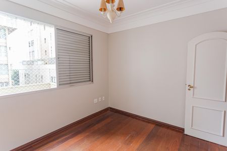 Apartamento para alugar com 141m², 4 quartos e 2 vagas Apartamento para alugar com 141m², 4 quartos e 2 vagasQuarto 2
