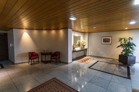 Apartamento para alugar com 141m², 4 quartos e 2 vagas Apartamento para alugar com 141m², 4 quartos e 2 vagasHall de entrada
