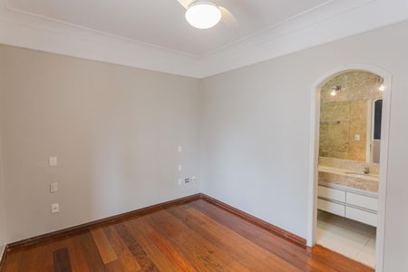 Apartamento para alugar com 141m², 4 quartos e 2 vagas Apartamento para alugar com 141m², 4 quartos e 2 vagasSuíte