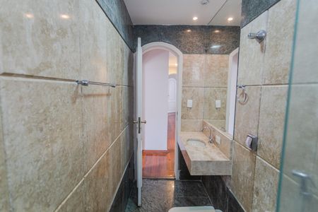 Apartamento para alugar com 141m², 4 quartos e 2 vagas Apartamento para alugar com 141m², 4 quartos e 2 vagasBanheiro Social
