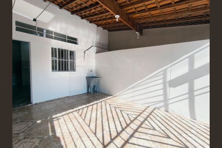 Casa para alugar com 58m², 1 quarto e 2 vagas Casa para alugar com 58m², 1 quarto e 2 vagasGaragem