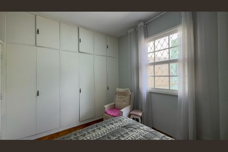 Casa à venda com 290m², 3 quartos e 2 vagasQuarto Suíte