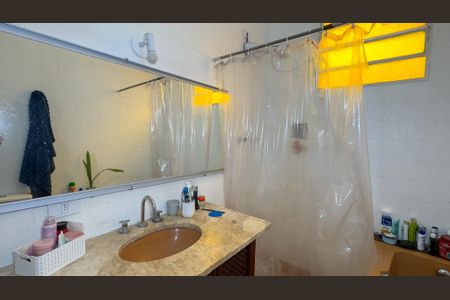 Casa à venda com 290m², 3 quartos e 2 vagasBanheiro